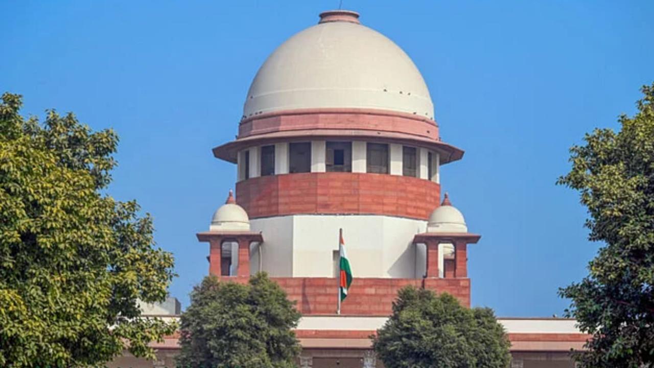 हमें कहीं एडमिशन भी नहीं मिलेगा... CBSE की पॉलिसी के खिलाफ SC पहुंचे गल्फ देशों के 30 छात्र