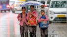 बारिश के चलते कल कई राज्यों में स्कूलों की छुट्टी, दिल्ली-नोएडा में खुलेंगे या नहीं? पढ़िए लेटेस्ट अपडेट