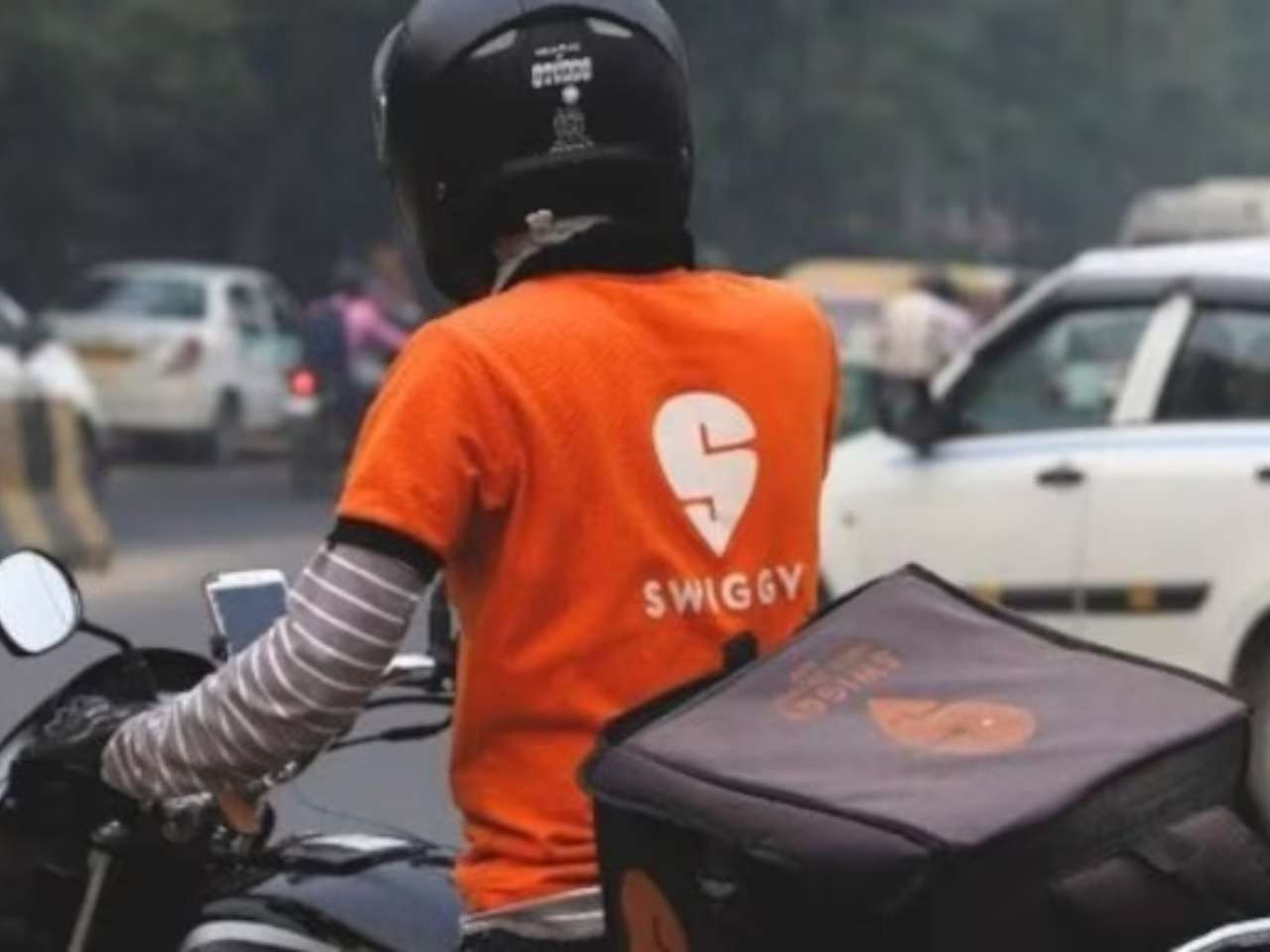 Swiggy Instamart Lands in Trouble: FSSAI issues 9 notices to e-commerce app over quality complaints, details here