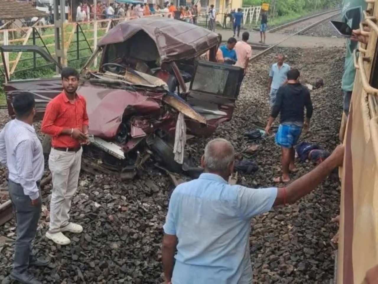 Murshidabad train tragedy: Railways announces ex-gratia compensation of Rs 10 lakh for kin of deceased