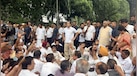 PM आवास के पास कांग्रेस नेताओं का प्रदर्शन, राहुल गांधी-प्रियंका ने की प्रधानमंत्री के इस्तीफे की मांग