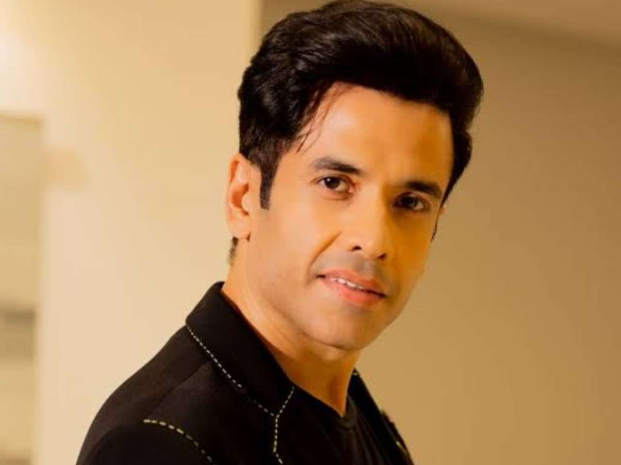 Tusshar Kapoor slams 50 vanity vans on Welcome To The Jungle set, calls it Narcissism