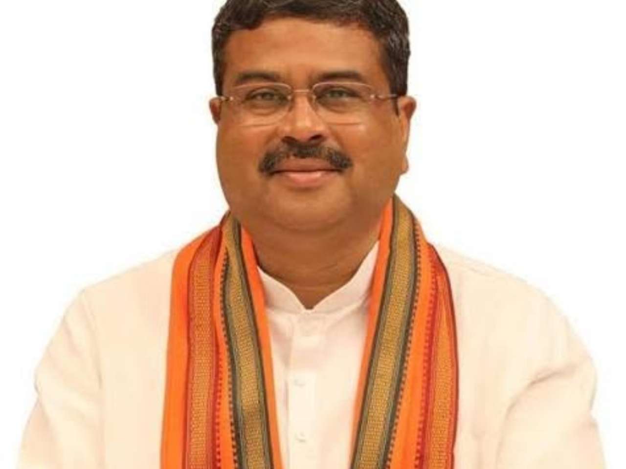 Who was last Modi minister to resign before Dharmendra Pradhan? Who said, 'Hamare yahan istife nahi hotey'? 