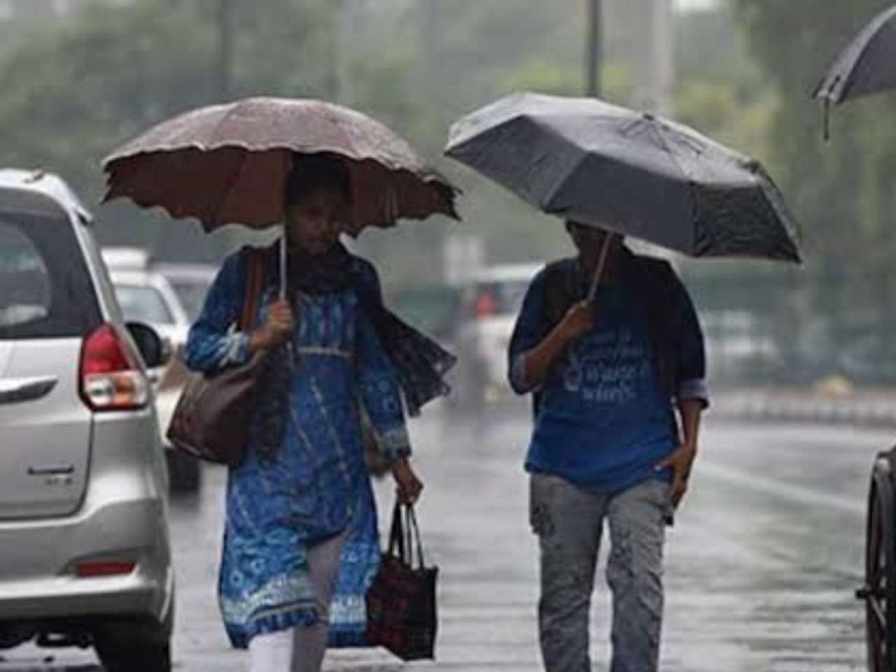 IMD Weather Update: Rain lashes parts of National Capital, Gurgaon on orange alert; Check latest travel advisory