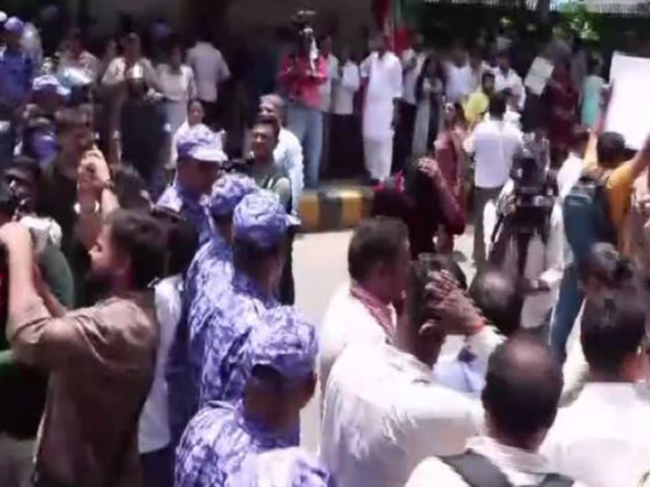 Punjab Paper Leak Row: BJP workers clash with Delhi Police outside AAP office