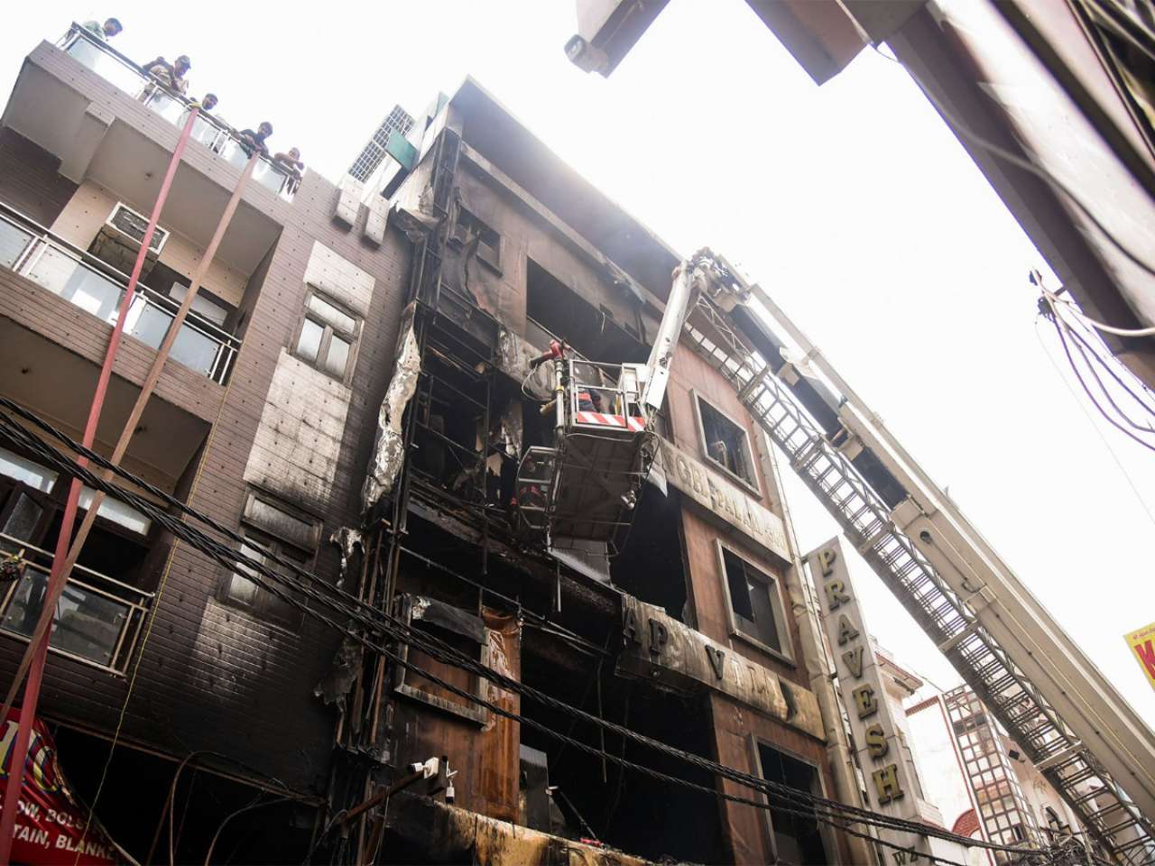 Delhi fire probe exposes major lapses: Illegal cables delayed rescue, untrained officials under scrutiny after