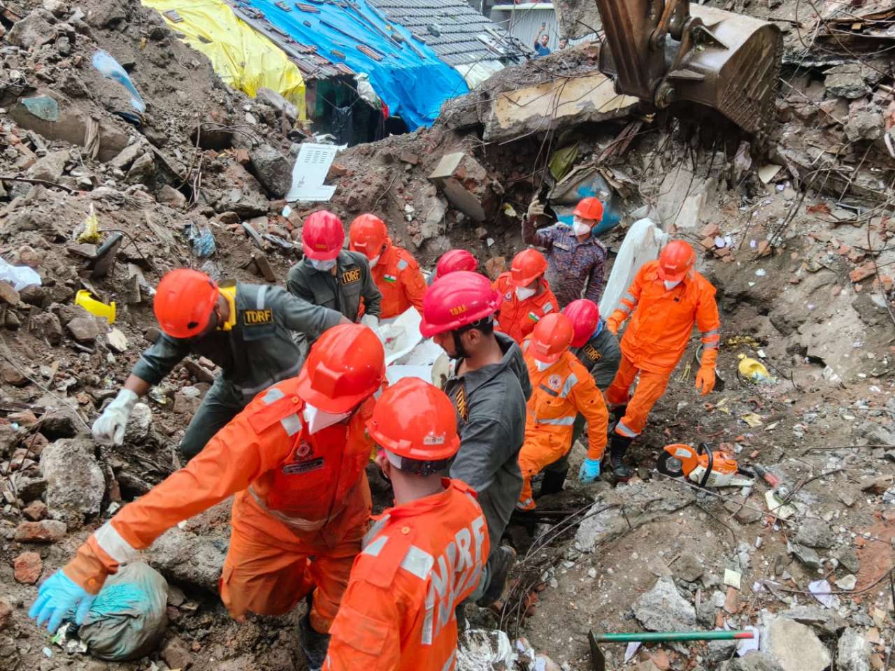 Bhiwandi tragedy: Survivors blame simultaneous column repairs for deadly building collapse
