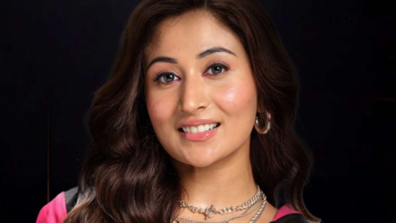 Lock Upp 2 Grand Finale: Shreya Kalra defeats Shivangi Joshi to win Netflix show, takes home Rs 1 crore cash prize