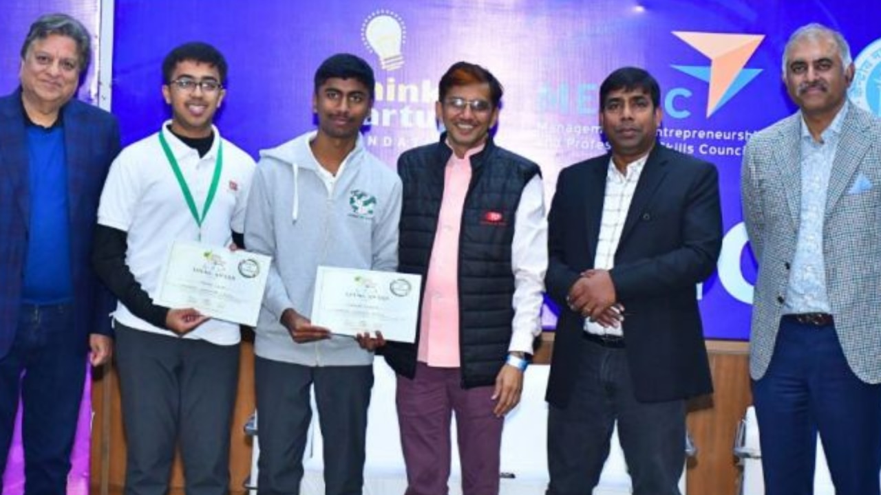 पढ़ाई के साथ प्रणव इलांगो ने इन एक्टिविटीज में भी किया पार्टिसिपेट