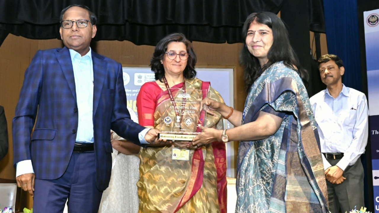 नेशनल हेल्थ अथॉरिटी की सीईओ रह चुकी हैं आईएएस दीप्ति गौर मुखर्जी