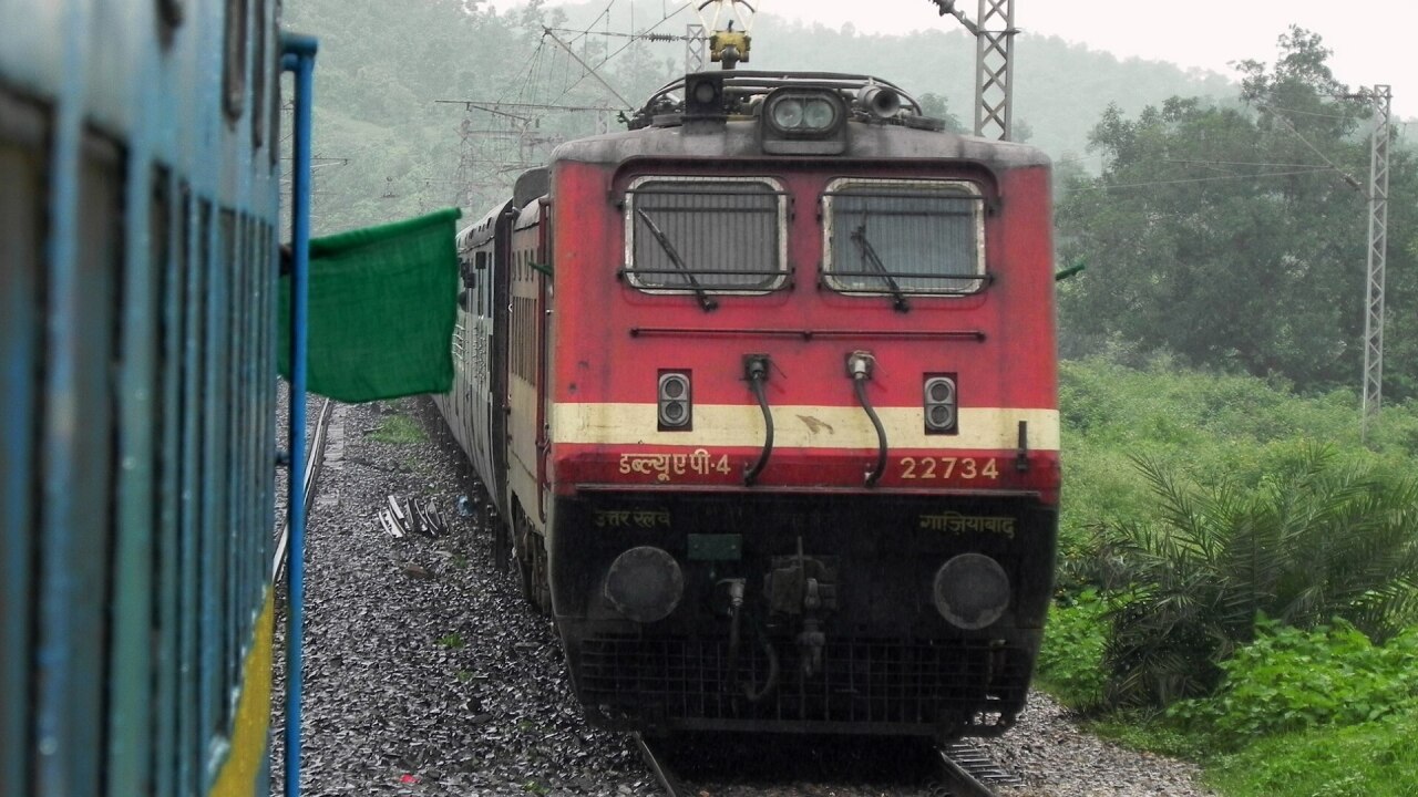 क्यों बिहार में नहीं रुकती ओडिशा संपर्क क्रांति?