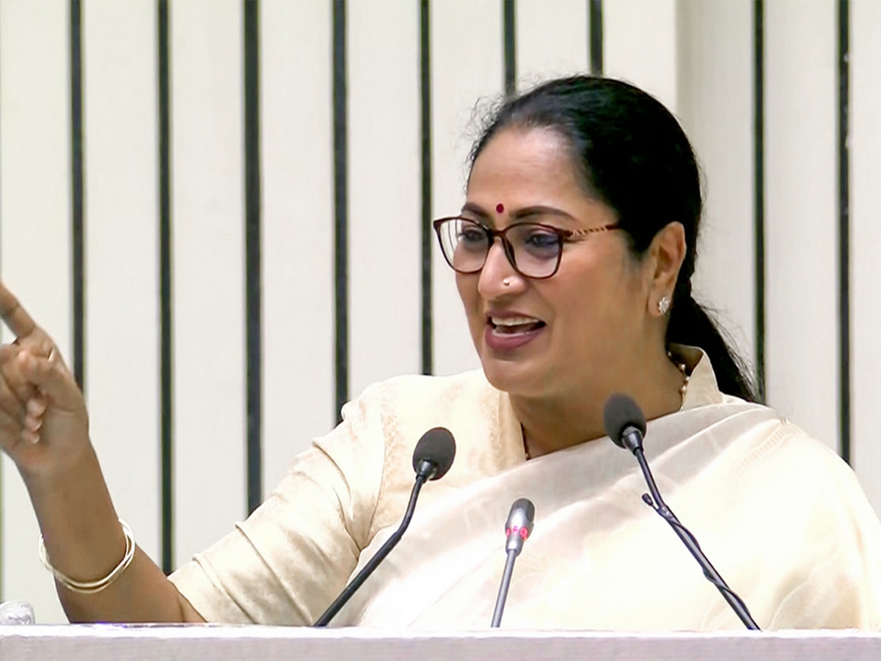 Delhi CM Rekha Gupta, L-G Taranjit Sandhu flag off 200 new electric buses
