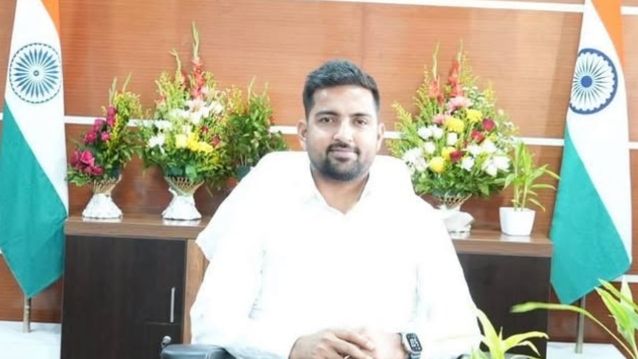 यूपीएससी में 72वीं रैंक हासिल कर रचा था इतिहास