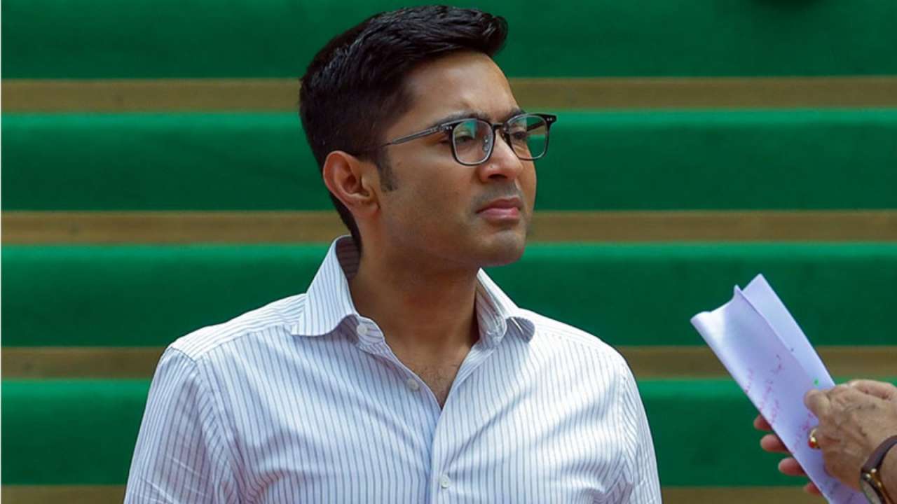 West Bengal: Abhishek Banerjee, Derek O'Brien booked as civic body removes TMC billboard