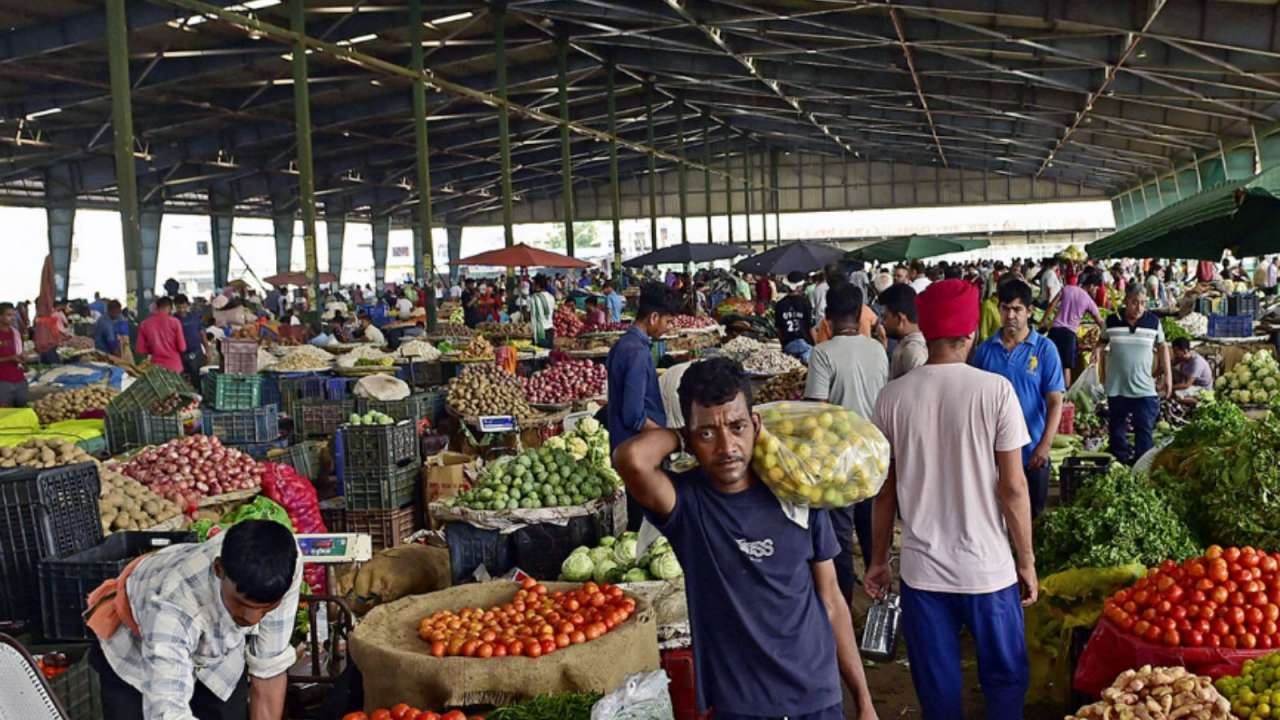 Retail inflation rises to 5.54% in September: Experts warn of pressure on purchasing power, expect more RBI rate hikes
