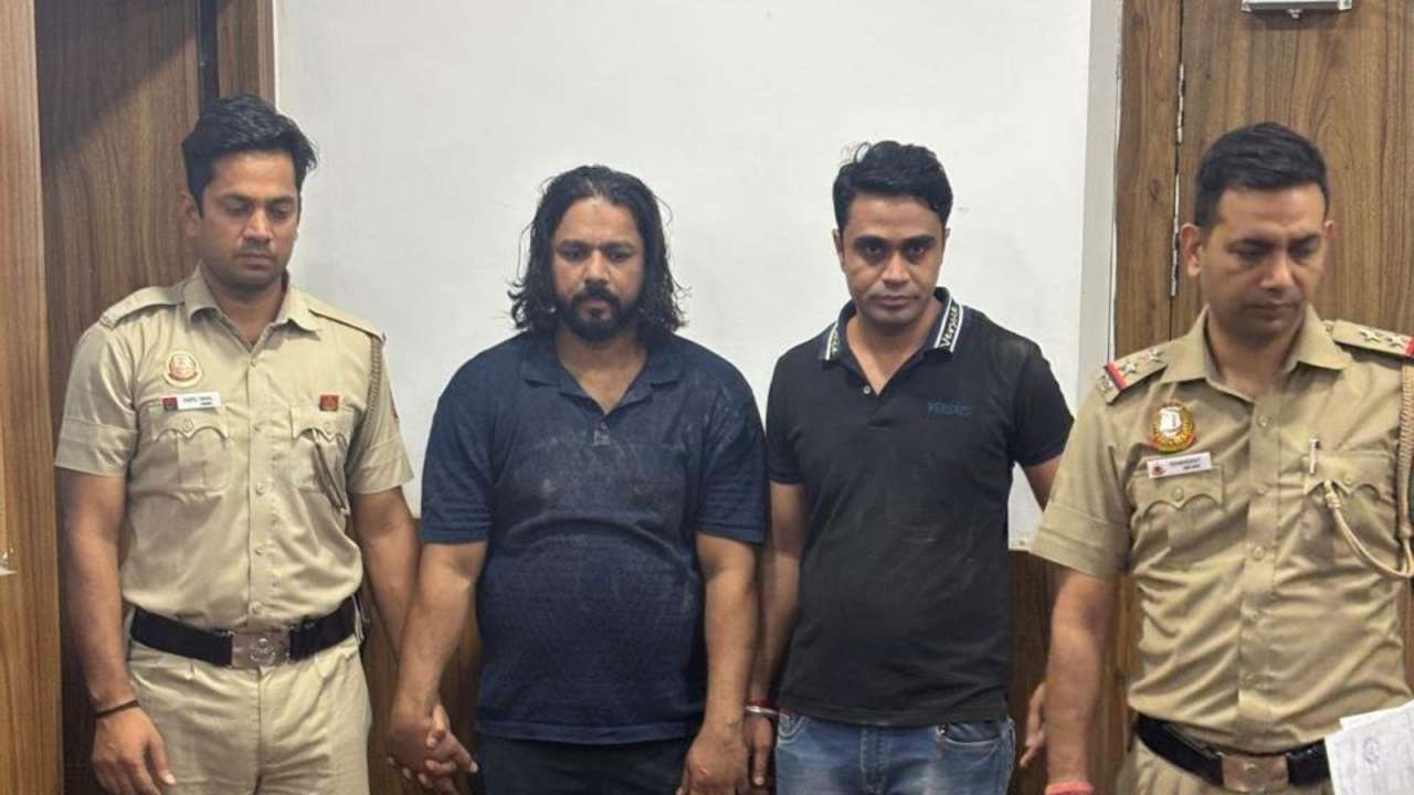 Misogyny After Racism: Delhi's influencer Amir Shokeen harasses woman, posts, 'Iss kehte h real prank, ladki ptana', arrested! Watch video