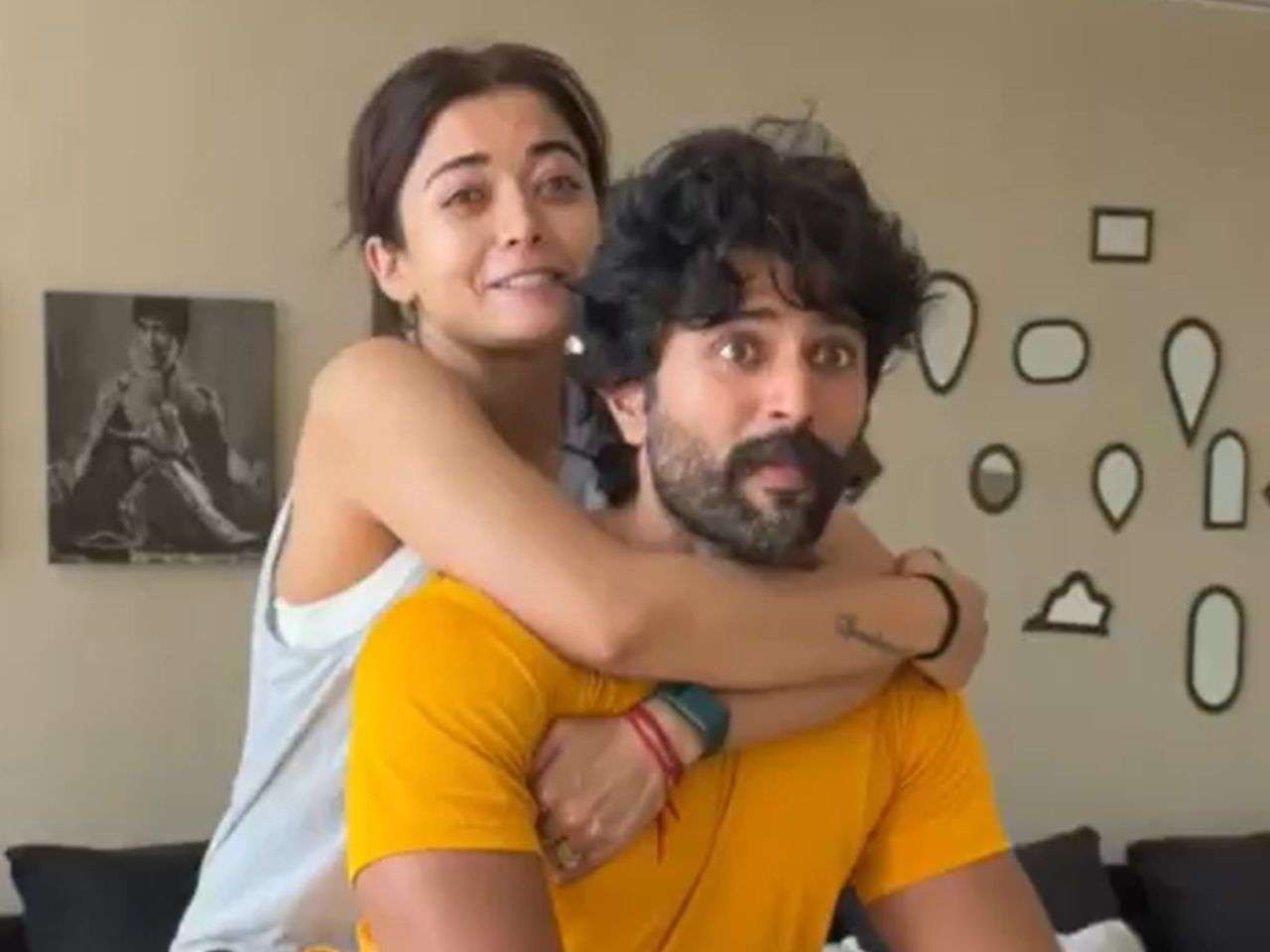 Rashmika Mandanna SHUTS down divorce rumours, admits being 'obsessed' with Vijay Deverakonda, slams 'relationship guidance' post KWK episode
