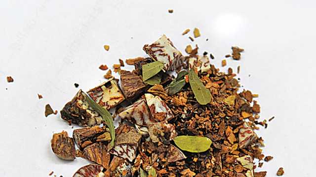 mava tobacco on wooden table,tobacco mavo Stock Photo Butz-Choquin Origine Mava pipes |