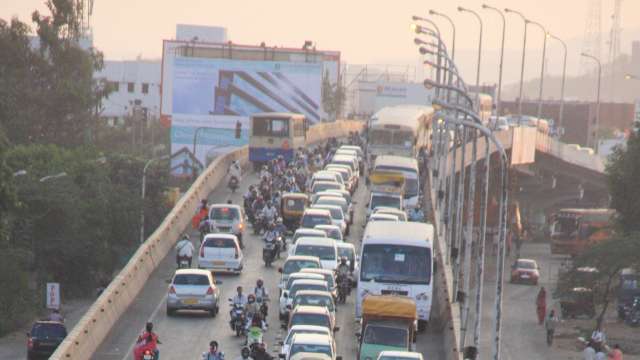 Unruly traffic & encroachment choking Tilak Chowk in PCMC