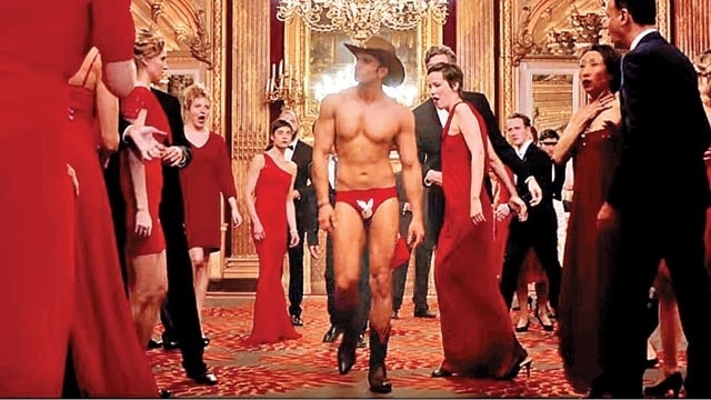 Candid confessions by Ranveer Singh: Forget the underwear scene in 'Befikre', he's run butt-naked at Bandstand!