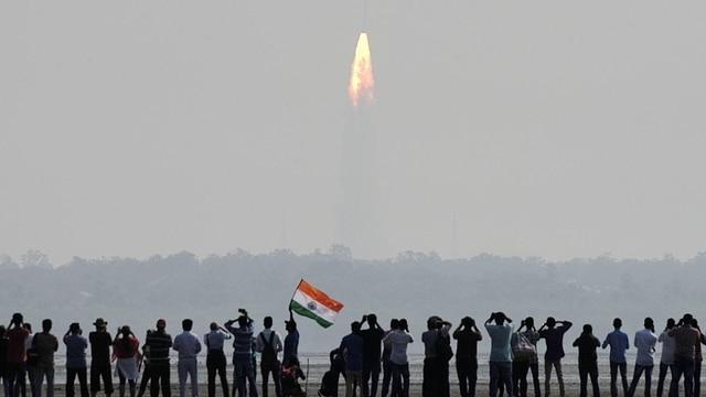 These pics of ISRO's historic launch of 104 satellites will make EVERY ...