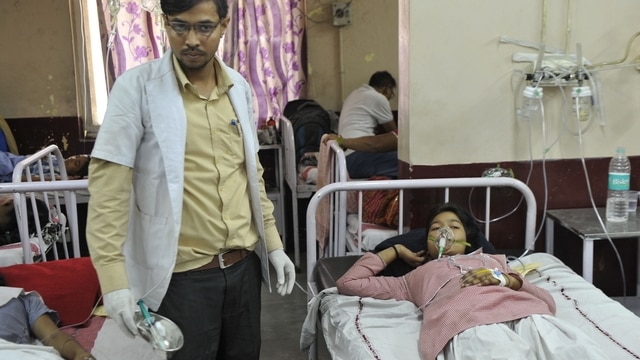 Tughlaqabad gas leak: 450 school girls take ill, Delhi govt issues show ...