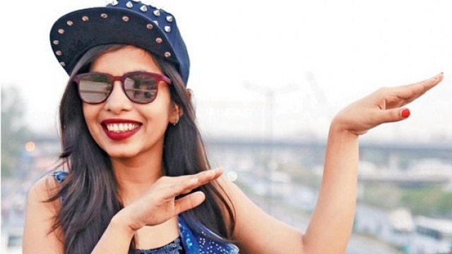 Whoa Dhinchak Pooja Is Back With Her Latest Track Baapu Dede Thoda Cash Watch Video latest track baapu dede thoda cash