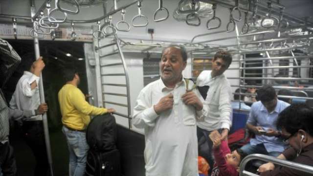 Kahta hai joker sara jamana: 55-year-old partially blind man finds a way for his kids' future in Mumbai local trains