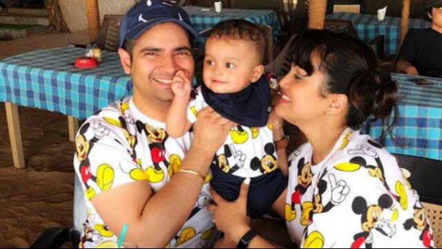 Yeh Rishta Kya Kehlata Hai Actor Karan Mehra And Wife Nisha Rawal Are Enjoying Goan Vacation With Baby Kavish See Pics Karan mehra and hina khan may not be the best of friends but that has never affected their chemistry. yeh rishta kya kehlata hai actor karan