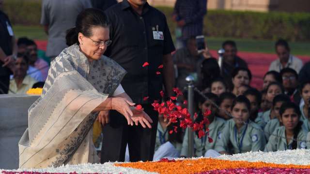 Sonia Gandhi sprinkles rose petals to pay tribute to Mahatma Gandhi 