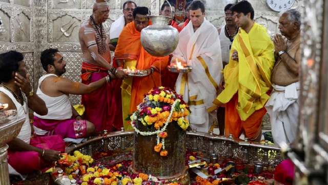 Shiv Bhakt Rahul Gandhi Visits Mahakaleshwar Temple Begins 2 Day Mp Tour