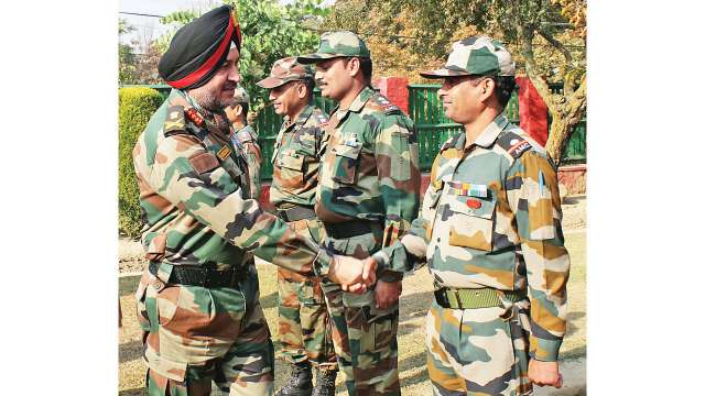 Northern Army commander meets troops, reviews security