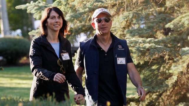 Jeff Bezos vẫn giữ quyền bỏ phiếu tại Amazon trong thỏa thuận ly hôn.