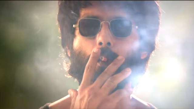 Shahid Kapoor: Had to smoke 20 cigarettes a day for 'Kabir Singh' and  shower for 2 hours before meeting Misha and Zain