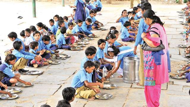 gujarat-96-000-mid-day-meal-workers-salary-delayed