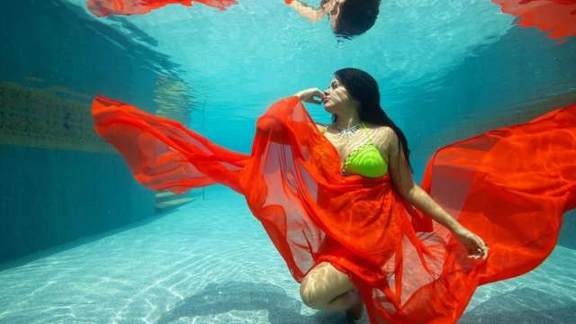 Actress Sameera Reddy goes for underwater photoshoot in her 9th