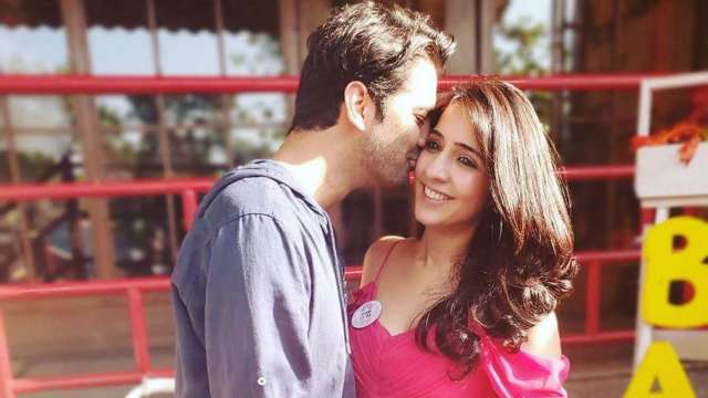 Iss Pyaar Ko Kya Naam Doon Actor Barun Sobti And Wife Pashmeen Become Proud Parents Of A Baby Girl Barun & pashmeen met in school.