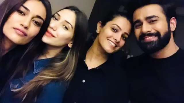 Pics And Videos Pearl V Puri Celebrates Rocking Birthday With Naagin 3 Co Stars Surbhi Jyoti Anita Hassanandani