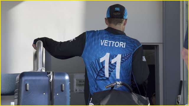 new-zealand-retires-daniel-vettori-s-jersey-number-11