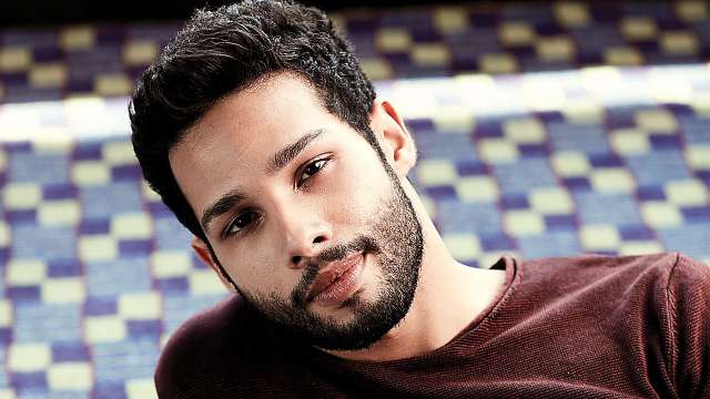 Siddhant Chaturvedi does not want Deepika Padukone Taking her Eyes Off him,  calls it his Motive!