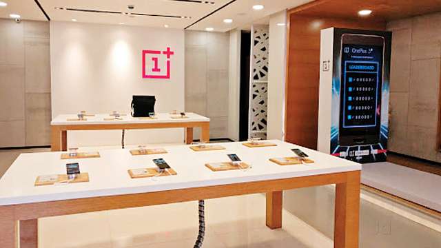 one plus showroom near me