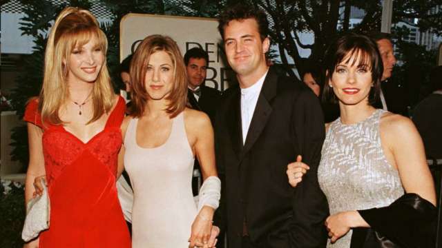 Friends Star Matthew Perry Last To Join Instagram Gets A Warm Welcome From Co Actors Jennifer Courteney Lisa