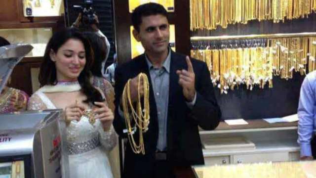 Tamannaah Bhatia Calls Relationship Rumours With Pakistani Cricketer Abdul Razzaq As Prejudicial And Disrespectful Tamannaah bhatia, one of the most popular actors down south and in bollywood is neck deep in work. pakistani cricketer abdul razzaq