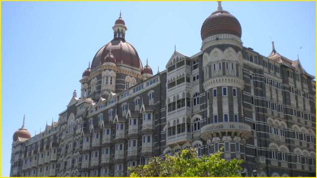 Mumbai: Security beefed outside Taj hotels after cops receive 26/11-like  bomb threat from Karachi