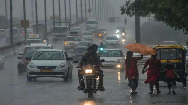 Weather Update Imd Predicts Thunderstorm Moderate Rainfall In Delhi Noida Parts Of Up