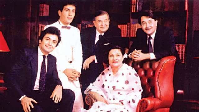 Rajiv Kapoor Dies Rare Unseen Photos Of Chimpu With Kapoor Family Kapoor & sons — since 1921 isn't about the dynastic family of hindi movie directors, actors and producers. rajiv kapoor dies rare unseen photos