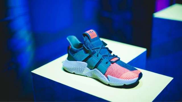 foso rosado Derrotado FACT CHECK: Adidas offering free shoes on International Women's Day 2021?  Know the truth