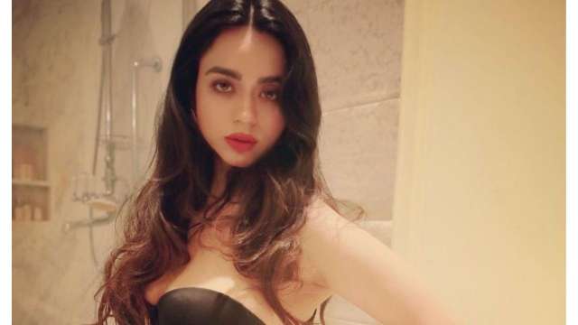 Soundarya Sex Open - Ranchi Diaries' fame Soundarya Sharma shares drool-worthy photo in sexy  black bikini, says 'f**k it, life is too short'