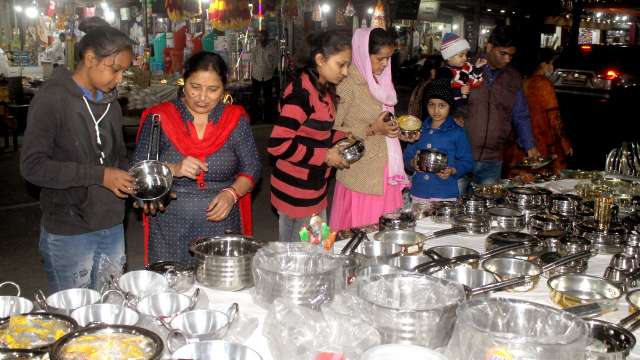 Dhanteras 2021 Why Do People Buy Gold Silver Or Utensils On This Auspicious Day Before Diwali 9706