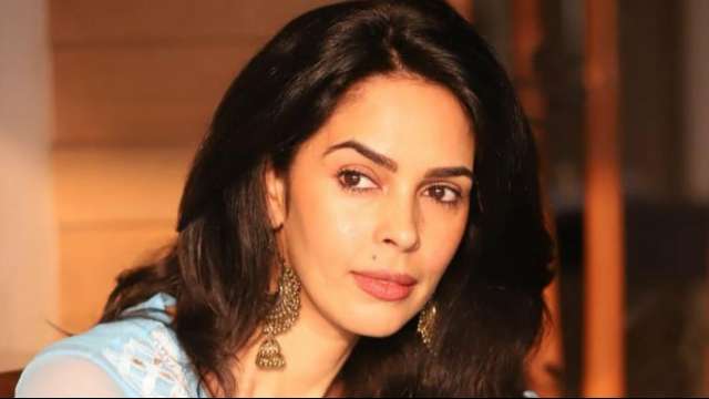 'Aapki kamar pe roti bana le koi': Mallika Sherawat reveals a producer once asked her to do a hot song